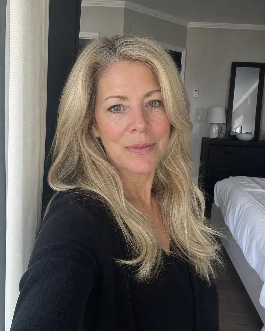 Natural ash-blonde fullness, Halo hair inspiration